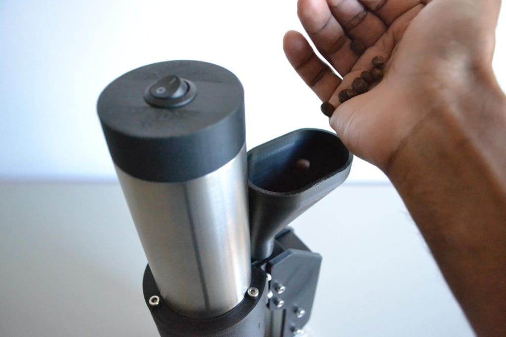 Motorizer for comandante hand grinder dosing